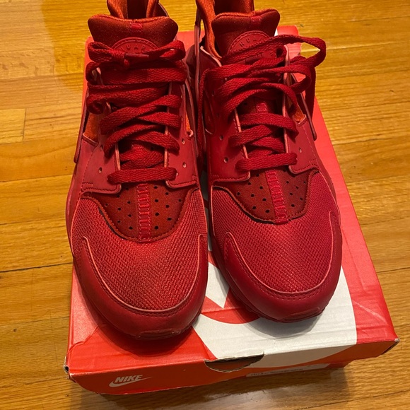 Nike Air Hurarache - Triple Red - Size 9 - Picture 3 of 4